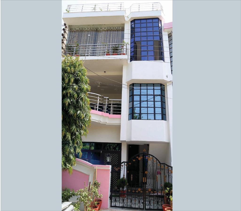 Tuk Tuk Homestay آغْرا المظهر الخارجي الصورة